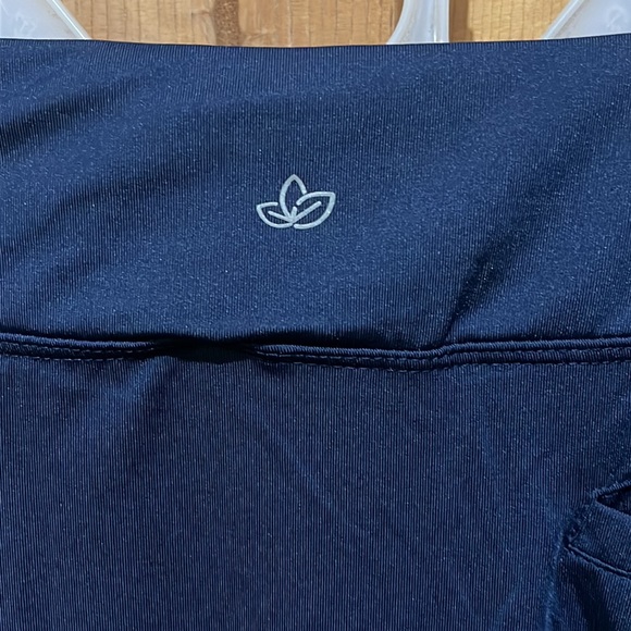 NWT yogipace navy blue size XXL skort UPF 50+ sun protection side & back pockets - Picture 3 of 14